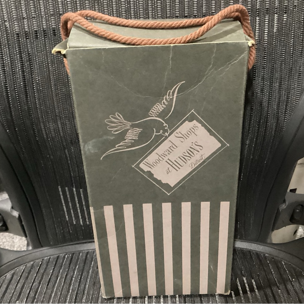 NO.93 WOODWARD SHOPS AT HUDSON’S Detroit Original wedding shoe box